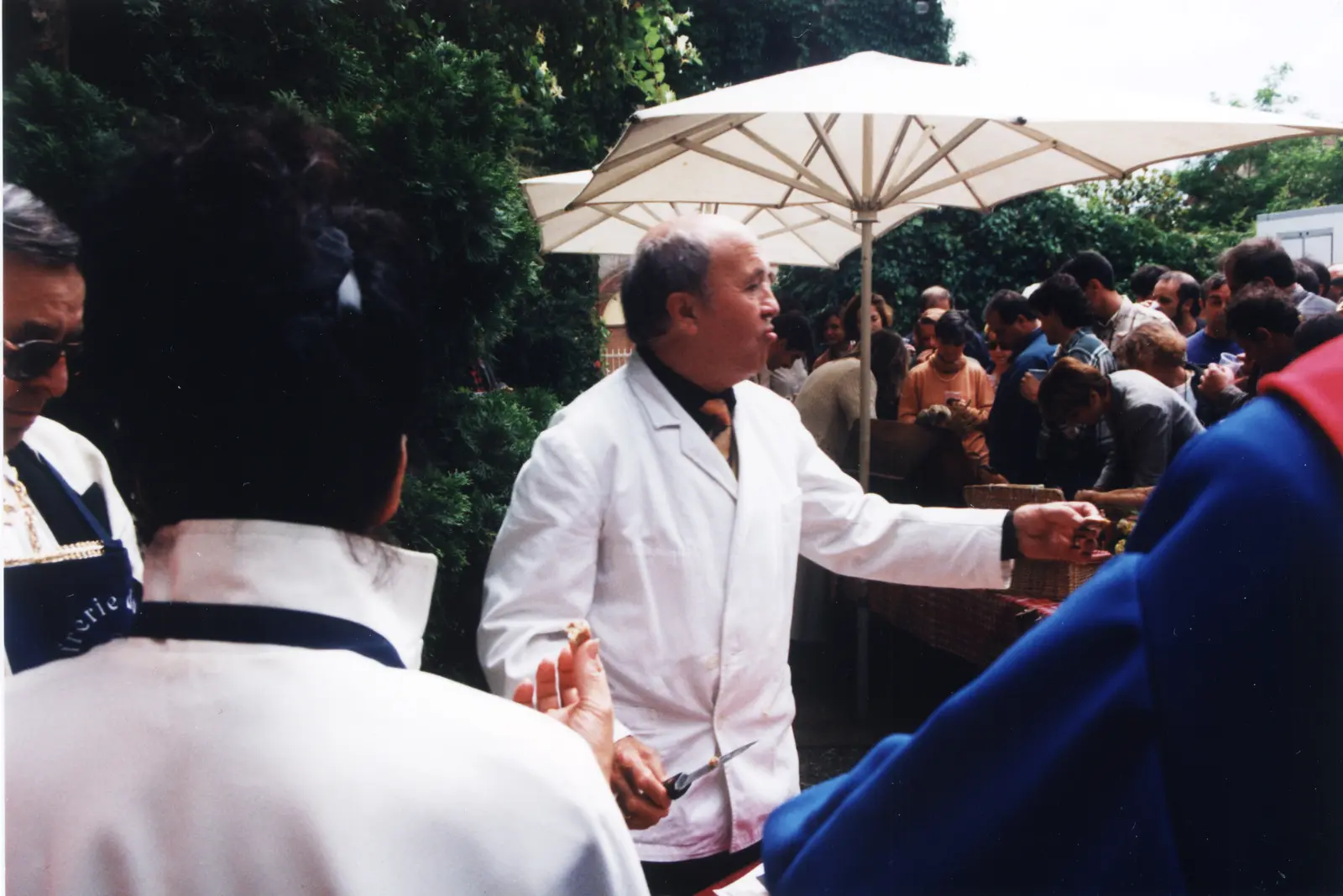 Dégustation en plein air autour des produits Maison Paré, photo d'archive