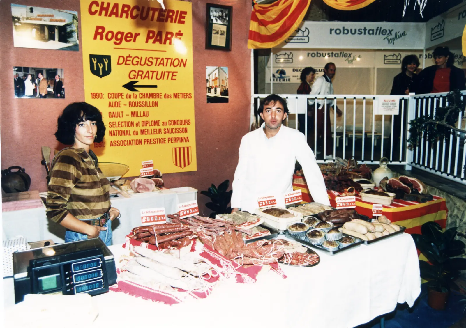 Le stand de dégustation Roger Paré sur un marché, photo d'archive